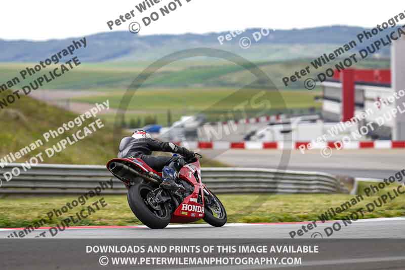 cadwell no limits trackday;cadwell park;cadwell park photographs;cadwell trackday photographs;enduro digital images;event digital images;eventdigitalimages;navarra;no limits trackdays;peter wileman photography;racing digital images;trackday digital images;trackday photos